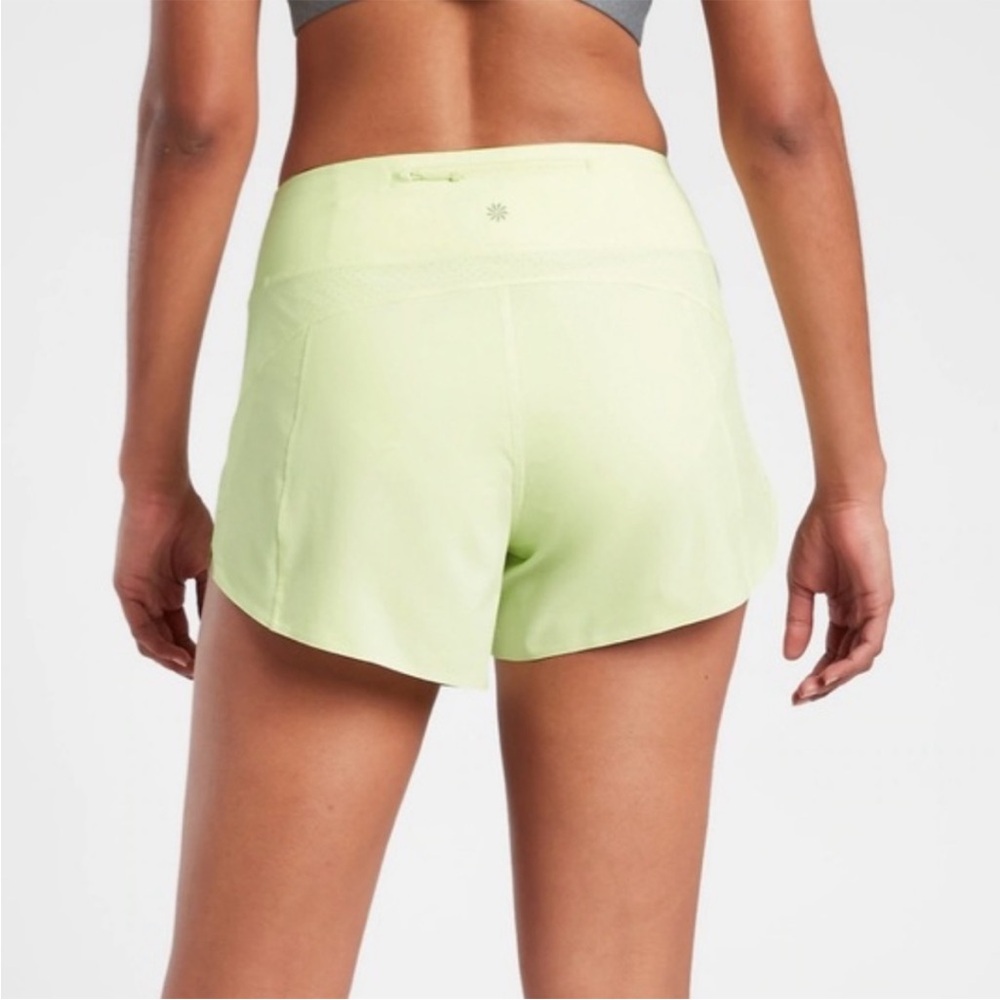 Athleta Run With It 4.5” Short in Tequila Green - Size XS - Picture 2 of 10